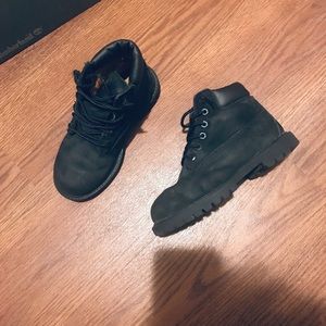 ⚡️flash sale⚡️Boys black suede Timberland boots